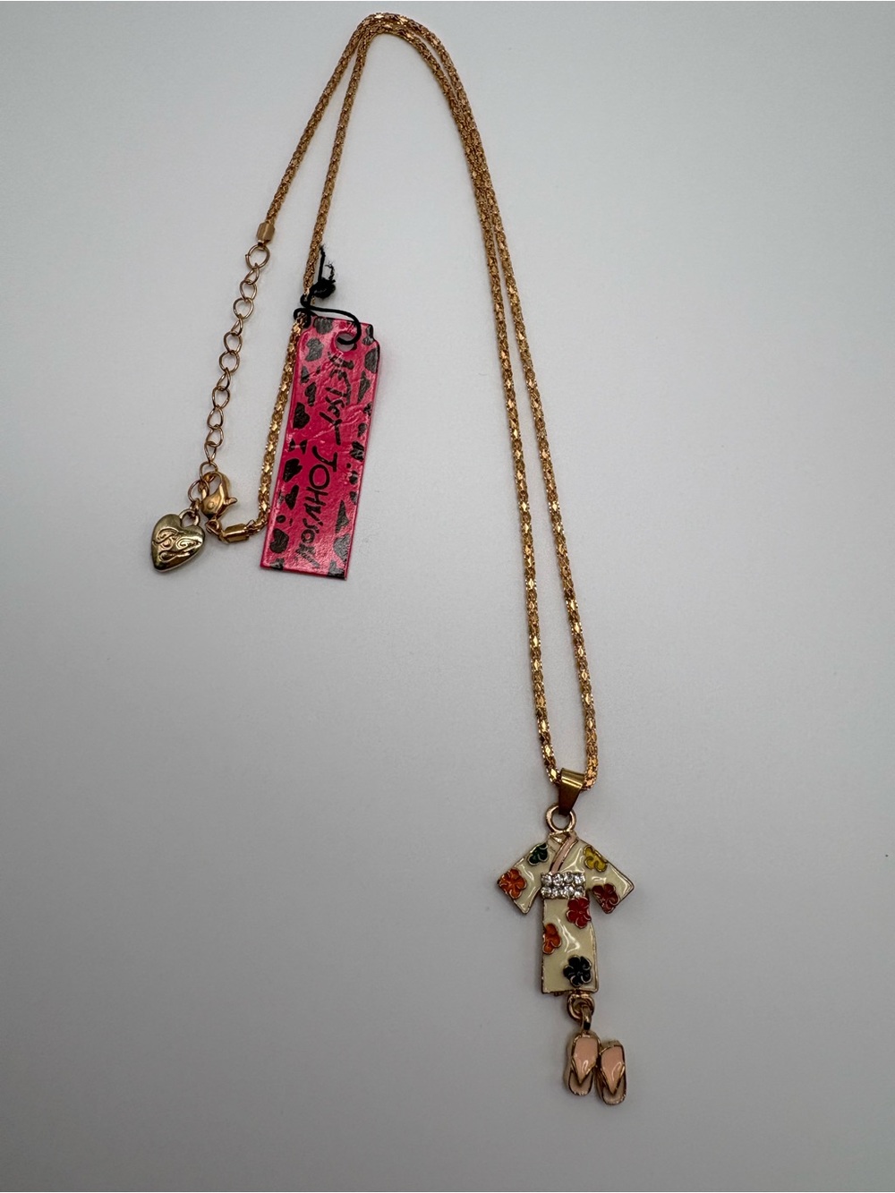Enamel Kimono & Flip Flop Pendant Necklace - Cream with Multicolor Flowers - Picture 3 of 4